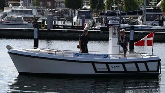 Billede af den elektriske båd Thurø i Svendborg Havn